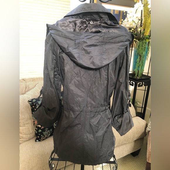 🧥 Black Anorak Detachable Hooded Jacket. - Picture 8 of 9